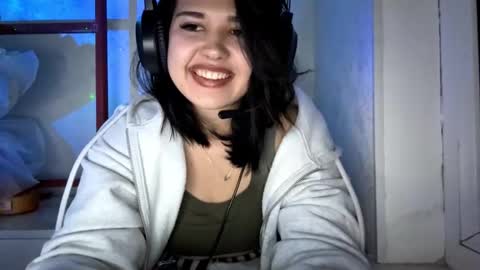 Lola online show from December 2025 07:43:01 PM