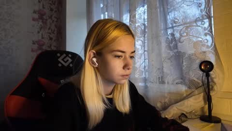 Nancy online show from November 2025 07:52:02 AM