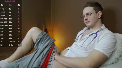 Snapshot of charlie_smiley chatting on December 2024 07:03:01 PM Charlie Smiley online show from December 2024 07:03:01 PM