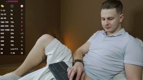 Snapshot of charlie_smiley chatting on December 2024 10:23:01 PM Charlie Smiley online show from December 2024 10:23:01 PM