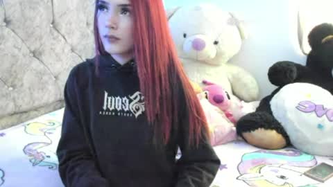 Snapshot of charllotte__hall_ chatting on May 2026 10:49:02 PM charllotte__hall_ online show from May 2026 10:49:02 PM