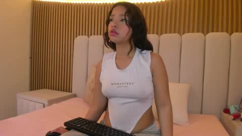 Snapshot of charlotaura chatting on June 2026 01:57:02 PM charlotaura online show from June 2026 01:57:02 PM