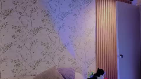 Snapshot of charlote__miller chatting on July 2026 11:25:01 AM You honey online show from July 2026 11:25:01 AM