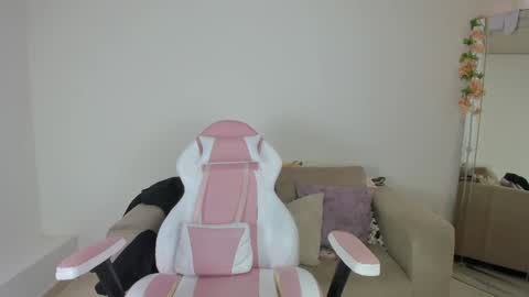    online show from December 2024 09:52:02 PM