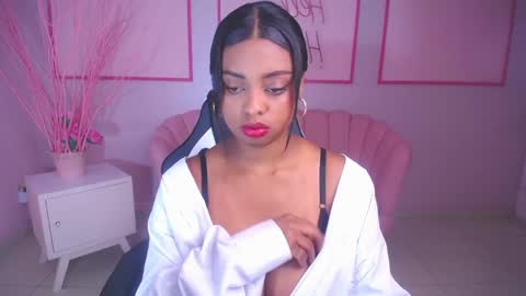 Snapshot of charlote_fun_a chatting on January 2025 01:56:01 PM Charlote online show from January 2025 01:56:01 PM