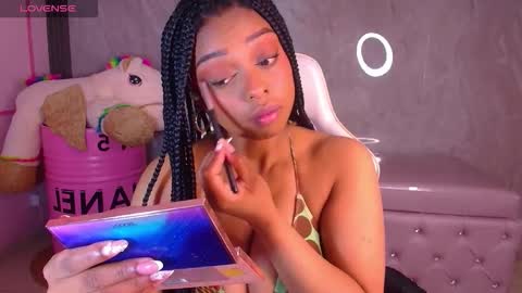 Snapshot of charlote_fun_a chatting on November 2025 12:53:01 PM Charlote online show from November 2025 12:53:01 PM