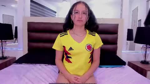 Snapshot of charlotetaylor chatting on June 2026 12:32:02 AM charlot online show from June 2026 12:32:02 AM
