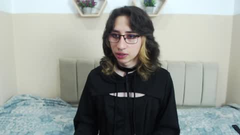 Snapshot of charlothe_dumont chatting on May 2026 04:26:02 PM charlothe_dumont online show from May 2026 04:26:02 PM