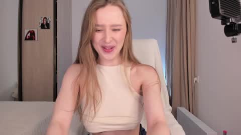 CharlottaWells online show from January 2026 02:11:01 PM