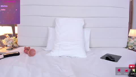 Snapshot of charlotte93x chatting on February 2025 02:21:02 PM Charlotte online show from February 2025 02:21:02 PM