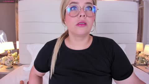 Snapshot of charlotte93x chatting on February 2025 11:12:01 AM Charlotte online show from February 2025 11:12:01 AM