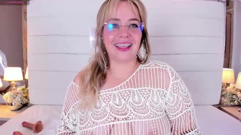 Snapshot of charlotte93x chatting on February 2025 02:35:02 PM Charlotte online show from February 2025 02:35:02 PM