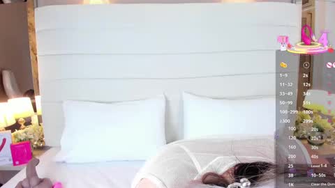 Snapshot of charlotte93x chatting on September 2025 11:43:01 AM Charlotte online show from September 2025 11:43:01 AM