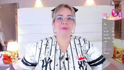 Snapshot of charlotte93x chatting on October 2025 11:49:02 AM Charlotte online show from October 2025 11:49:02 AM