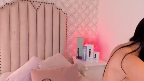   Charlotte  online show from February 2025 07:20:02 PM