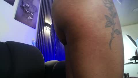 Charlotte  online show from December 2025 01:06:01 PM