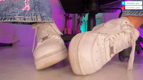 charlotte  grey online show from October 2025 08:19:02 PM