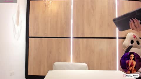 Charlotte colee online show from November 2025 11:29:01 AM