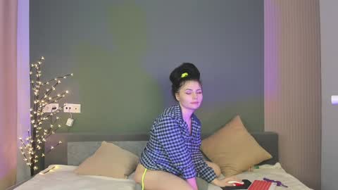 Snapshot of charlotte_daly chatting on February 2025 10:35:02 AM Charlotte online show from February 2025 10:35:02 AM