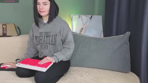 Snapshot of charlotte_daly chatting on October 2025 04:31:02 AM Charlotte online show from October 2025 04:31:02 AM