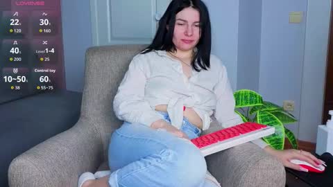 Snapshot of charlotte_daly chatting on November 2025 04:33:02 AM Charlotte online show from November 2025 04:33:02 AM