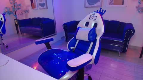 Snapshot of charlotte_etthan chatting on February 2025 06:28:01 AM Charlotte online show from February 2025 06:28:01 AM