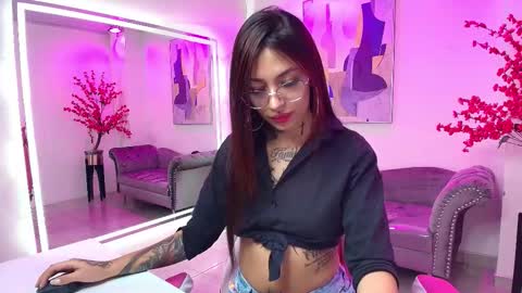 Snapshot of charlotte_etthan chatting on October 2025 03:29:01 AM Charlotte online show from October 2025 03:29:01 AM