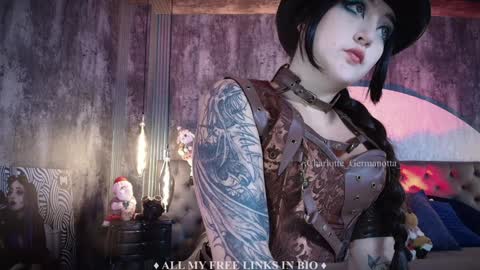 Snapshot of charlotte_germanotta_ chatting on January 2025 05:20:01 PM Charlotte online show from January 2025 05:20:01 PM