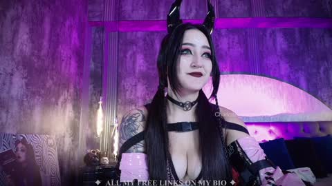 Snapshot of charlotte_germanotta_ chatting on January 2025 05:19:01 PM Charlotte online show from January 2025 05:19:01 PM