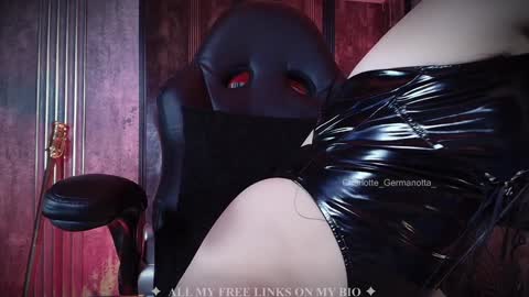 Snapshot of charlotte_germanotta_ chatting on January 2025 05:56:01 PM Charlotte online show from January 2025 05:56:01 PM