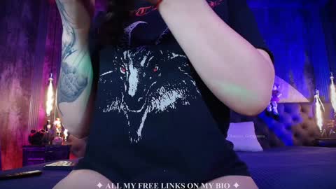 Snapshot of charlotte_germanotta_ chatting on November 2025 04:54:01 PM Charlotte online show from November 2025 04:54:01 PM