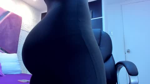 Charlotte Icee online show from October 2025 04:50:01 PM