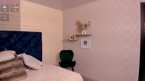 Charlotte Mayers online show from December 2025 11:28:02 AM