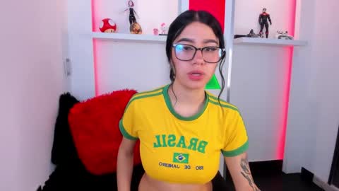 Charlotte  online show from November 2025 10:02:01 PM