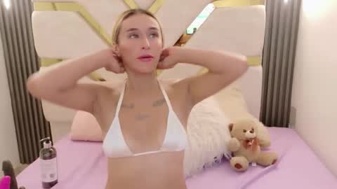 Charlotte online show from October 2025 02:01:02 AM