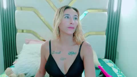 Charlotte online show from November 2025 01:05:02 AM