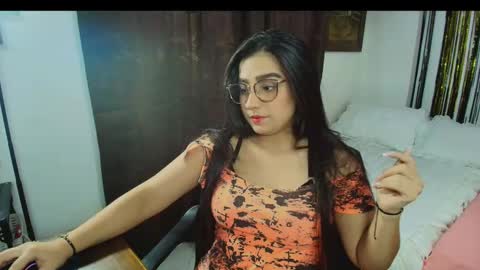 charlotte_richardson online show from November 2025 03:08:02 AM