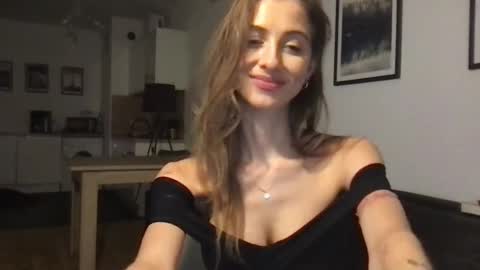 Charlotte Roche online show from March 2025 06:12:01 PM