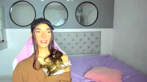 charlotte skiinny online show from November 2025 03:30:01 AM