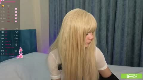 charlotte_wxw online show from November 2025 05:06:02 PM