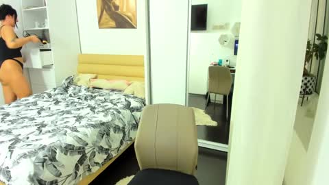 Snapshot of charlottedoll chatting on February 2025 06:04:01 AM Charlotte online show from February 2025 06:04:01 AM