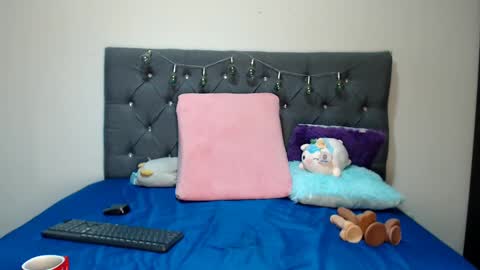 charlottee07 online show from September 2025 03:28:01 AM