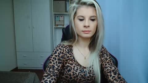 Snapshot of charlottexgold chatting on May 2026 06:20:01 AM CharlotteXGold online show from May 2026 06:20:01 AM