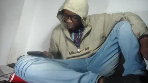 charly_vergonti_ online show from November 2025 11:48:02 PM