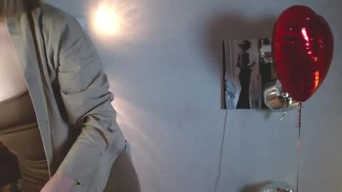 Michelle  online show from February 2026 06:50:01 AM