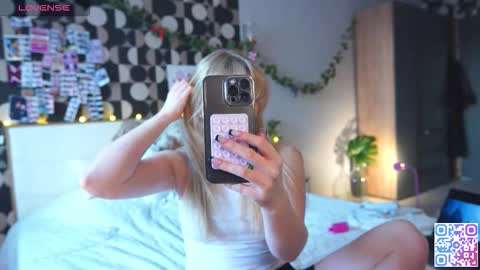 my fansly Charming daisy              My Wishlist  for new toys     online show from January 2026 09:58:02 AM