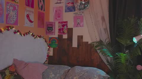 Snapshot of charming_lilly chatting on April 2026 02:58:01 PM Lissa online show from April 2026 02:58:01 PM