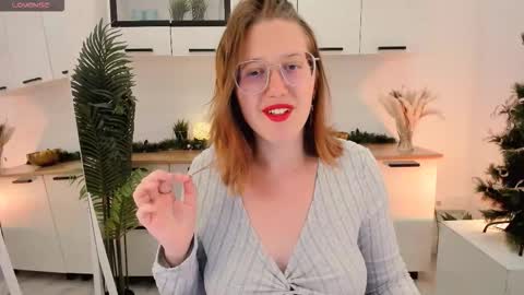 Snapshot of charmygrace chatting on December 2025 10:43:01 AM Grace online show from December 2025 10:43:01 AM