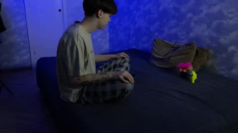 lynxy online show from February 2025 11:32:01 PM