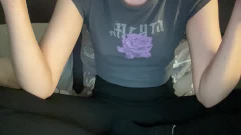 Vicky online show from November 2025 06:42:02 PM